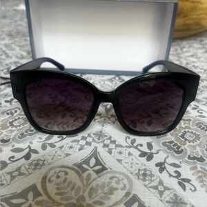 Gucci Black and Purple Women's Sunglasses